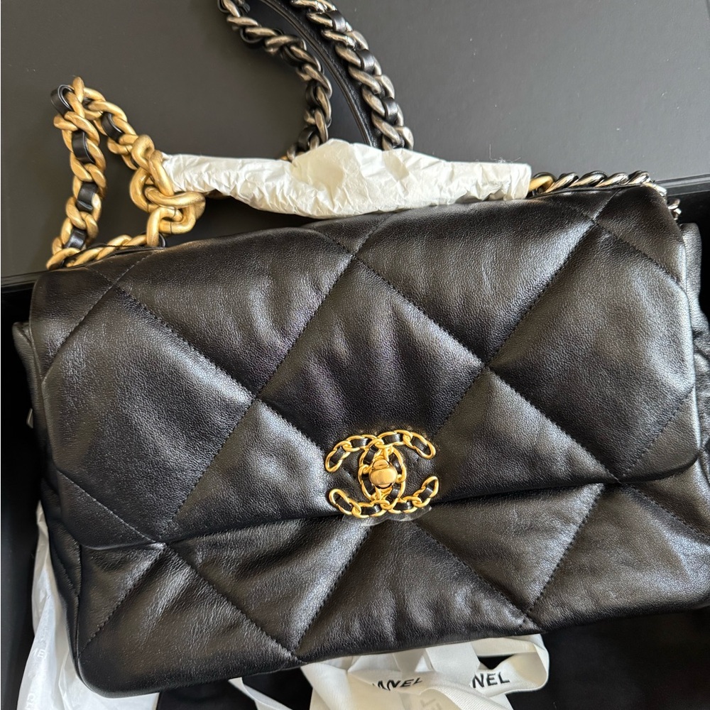 Chanel 19 Shoulder Bag - Picture 2 of 13